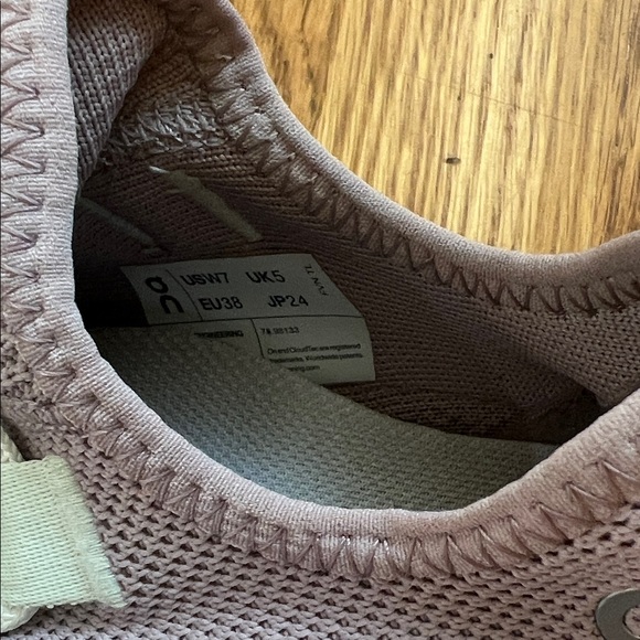 On Cloud easy Light Purple Sneakers US 7 - Picture 7 of 7